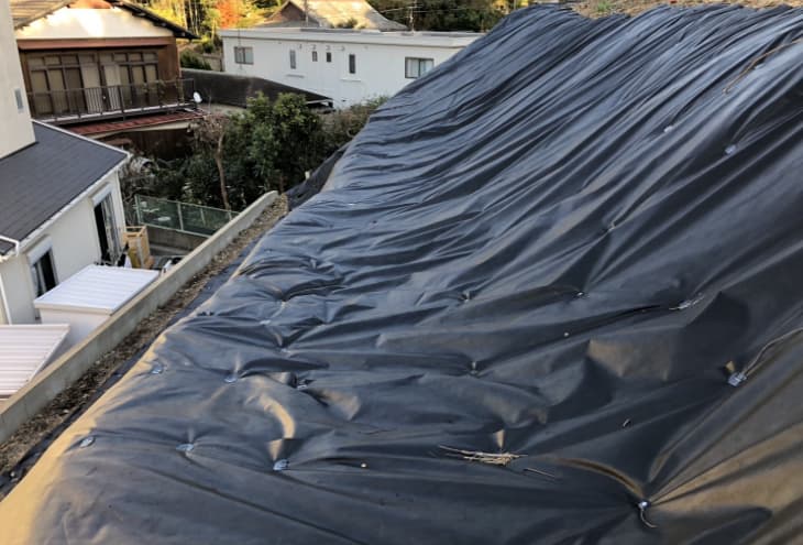 リンクの防草シート作業